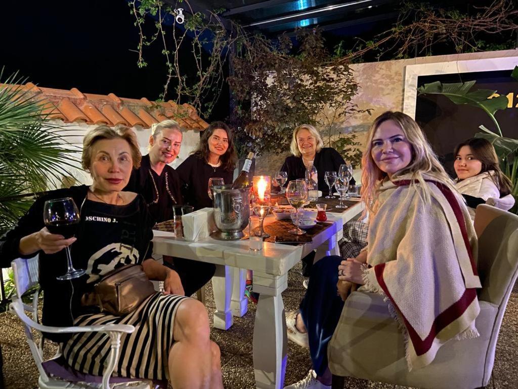 Hotel 212 אולימפוס מראה חיצוני תמונה